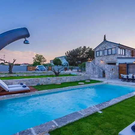 Royal Comfortable Holiday *