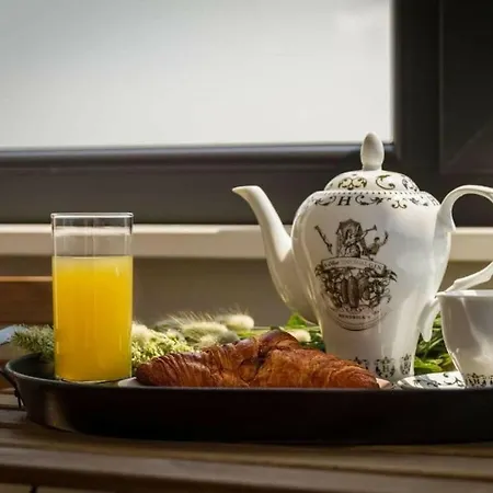Royal Comfortable Holiday