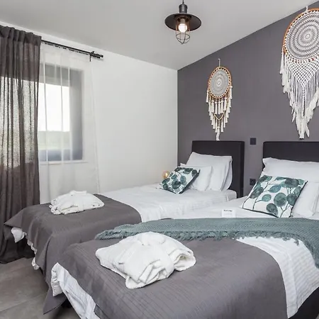 Villa Royal Comfortable Holiday